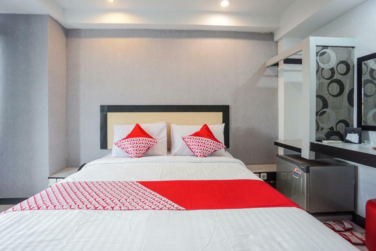 Oyo 1318 Hotel Prince Boulevard Манадо Екстер'єр фото